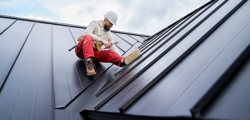 Professional Roof Valley Installation Services in Cambridge, WI